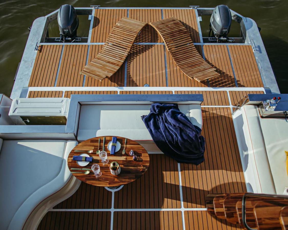 Hotel Hausboot Mit Traumlage In Luebeck-Travemuende Extérieur photo