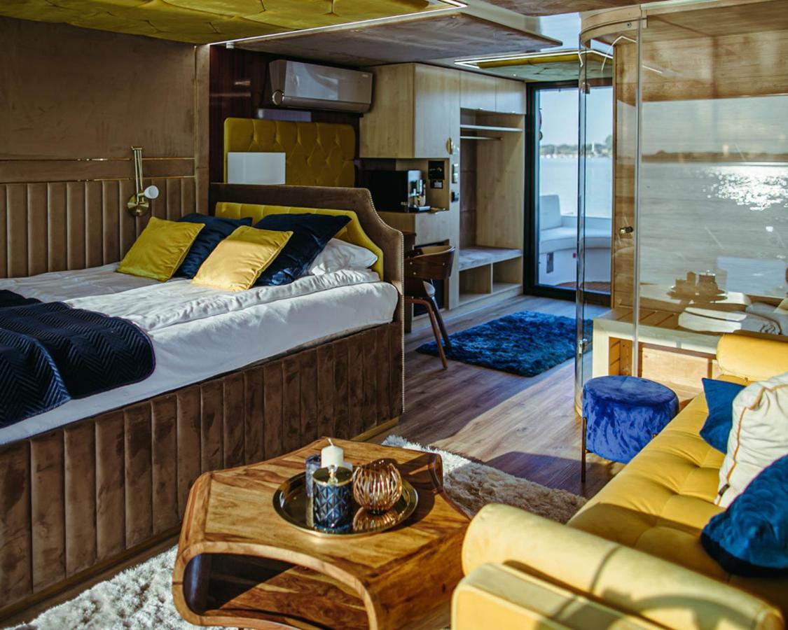 Hotel Hausboot Mit Traumlage In Luebeck-Travemuende Extérieur photo