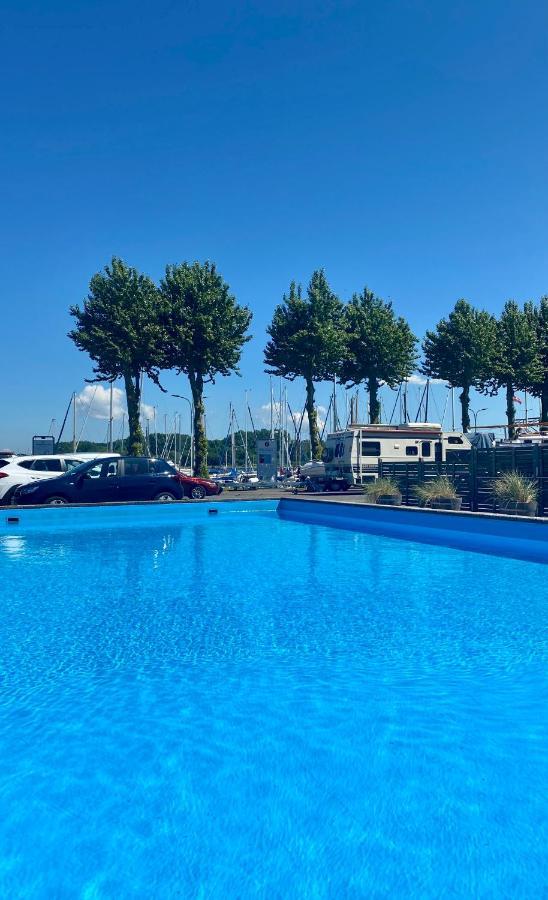 Hotel Hausboot Mit Traumlage In Luebeck-Travemuende Extérieur photo